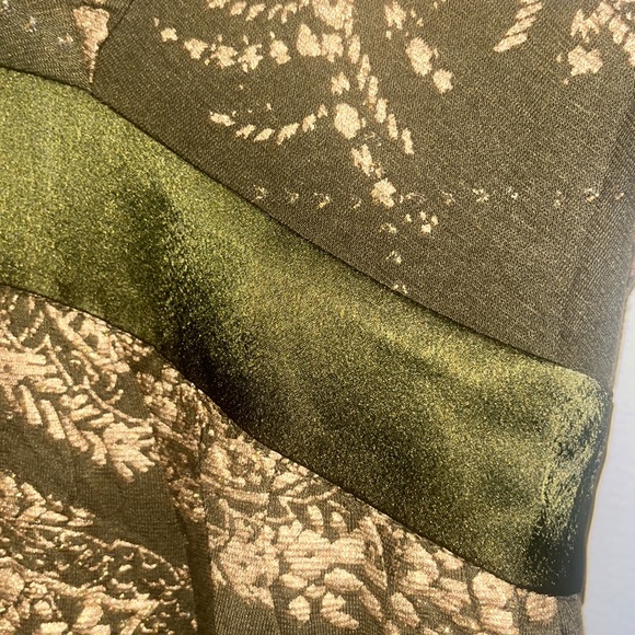 NWT Gorgeous Embroidered Gold and  Army Green Paisley Mini Dress by chaudry KC - Picture 7 of 8